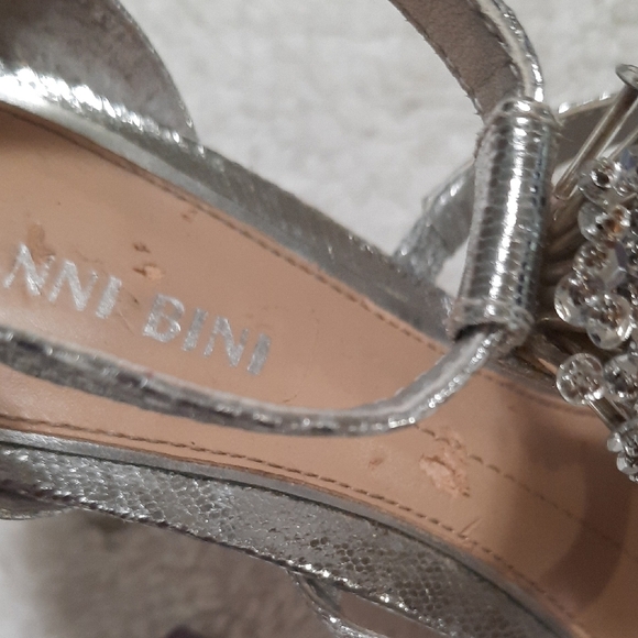 Gianni Bini Silver Glitter Heels - Picture 12 of 12